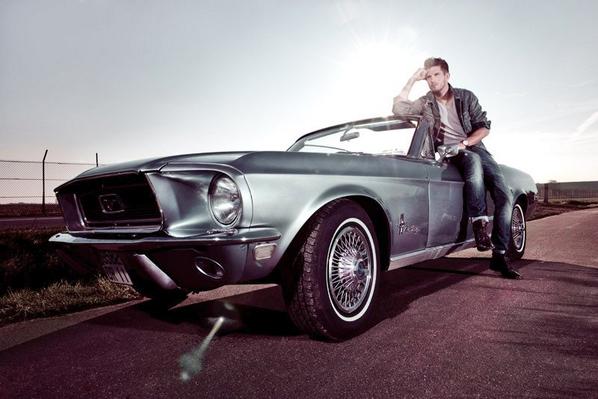 alexisvastine's tweet photo. James Dean 😂 ou pas! by @MamedyDoucara (bientôt la sortie de son livre canon les  @Chercheursdor ) http://t.co/vkHY99WsZy