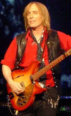 Happy 64th birthday to one of the greatest in the biz: Tom Petty  "Learning To Fly" 