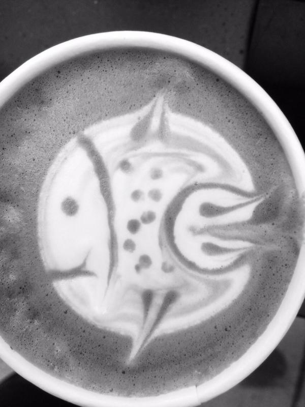 Vascobelo's tweet photo. @Vascobelo #barista Luc Barkhof caught a #fish #today at @dutchdesignweek for @OutofTheBlue040 
#amazing #latteart http://t.co/awS4XH7keM