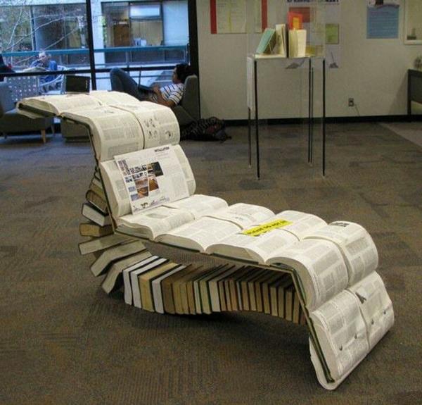 davewritesbooks's tweet image. This chair and a cup of #coffee would make for a great Monday! #books #bookchair