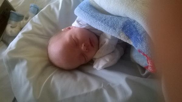 Aimeeandmark's tweet photo. Nice and settled after cuddles with @therealRayQuinn  #K3 Alder hey #thankyou #forgottogivesignedcd xxxxxxx http://t.co/9dIO0O4stT