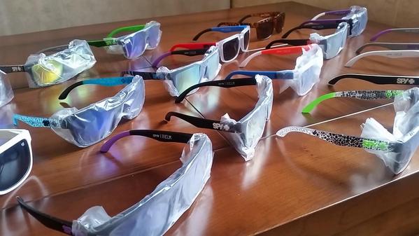Magueca69H's tweet photo. Vendo gafas spy 8€,hablar por privado http://t.co/6sfNEv18yI