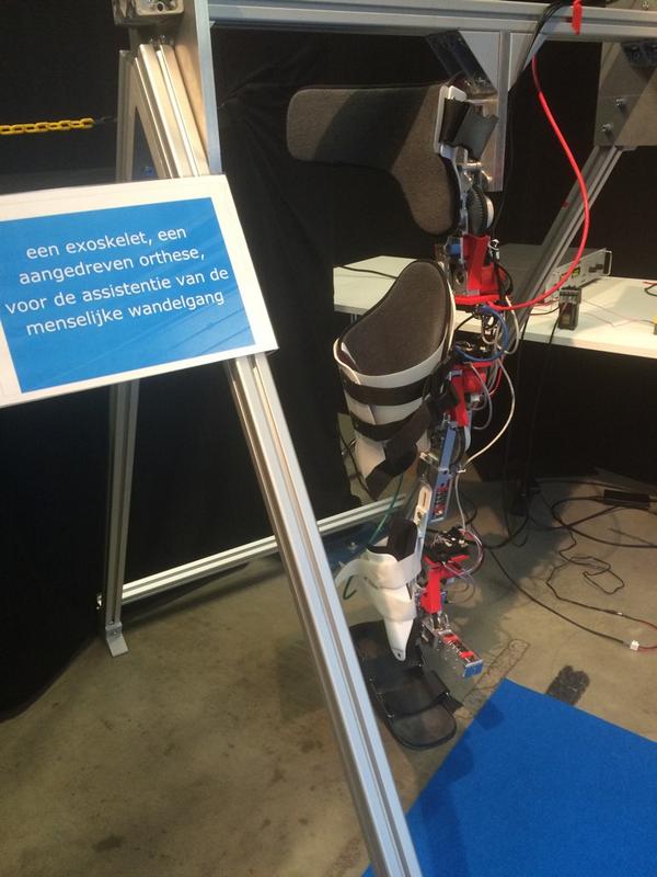 BramVDBorght's tweet image. Arbeiders fysiek ondersteunen bij manufacturing tasks, onderzoeksthema #FlandersMake