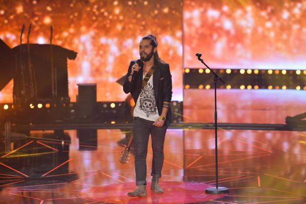 RisingStarM6's tweet photo. Jeudi soir, un hommage sera rendu à Gaël dans l’émission Rising Star. Nos pensées vont à sa famille et ses proches. http://t.co/YIR6ZoqA8f