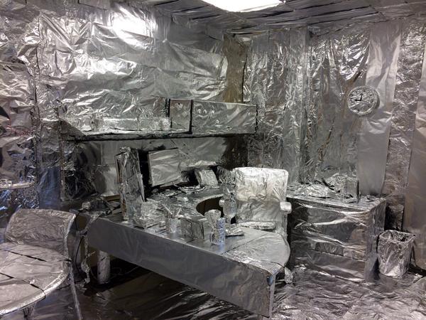 avanharen's tweet photo. This prank is the gift that keeps on giving today RT @LJacobson100 what's your best #officeprank?  
#lifeinvistaprint http://t.co/7CgNLjXRUN