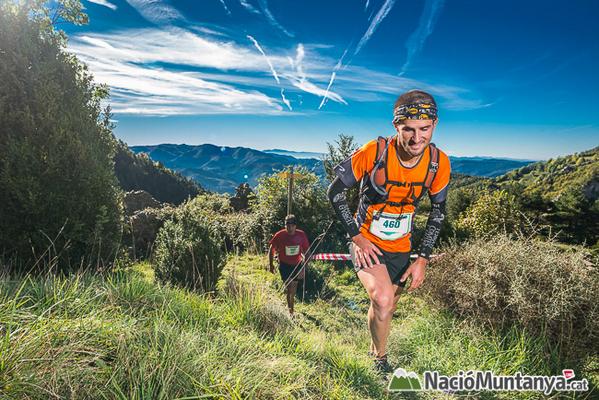 naciomuntanya's tweet photo. FOTOS Més de 180 imatges de @fotomontaner del Trail Terra de Comtes i Abats de #Ripoll http://t.co/d3iFYFHum6 http://t.co/pdg2p5jYds