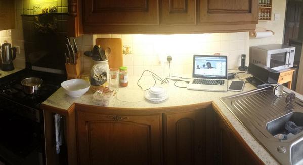 JamesAH_'s tweet image. Cooking and music, productive day off! #latelunch #dontjudgeme