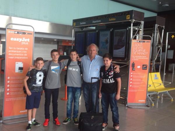 Eskarting's tweet photo. Quique Bordas,Alejandro Morales,Ruben Moya y Ayrton Fontecha con Miquel Rius rumbo a Ferrari !!!! http://t.co/OwiGg41QG7