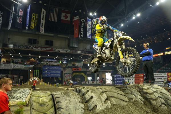 sandragomez_11's tweet photo. #1st @TroyLeeDesigns @moveosafety @airoh @stylmartin @fixgeareu @ride100percent @OzoneBike #angryfish #roturacing http://t.co/kkqxBlunJo