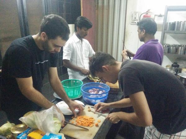 KmonCoop's tweet photo. Getting dinner ready for our peers of @midasinnovation so grateful!! #gazpacho #byePune #KmonInChindia http://t.co/aROl2gUelM