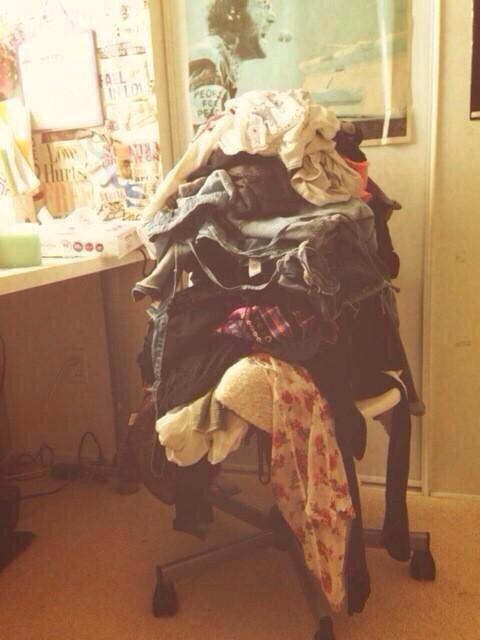 egostories's tweet photo. Every girl has "the chair" http://t.co/6tHbY4gVhf