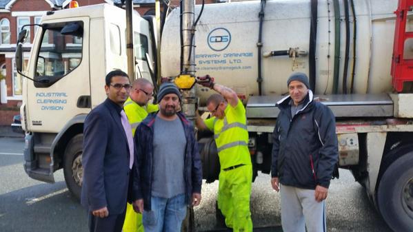 SAHACOUTURE's tweet photo. Gully cleansing being supervised by Greenhill residence and the councillors http://t.co/48lW4PkpOR