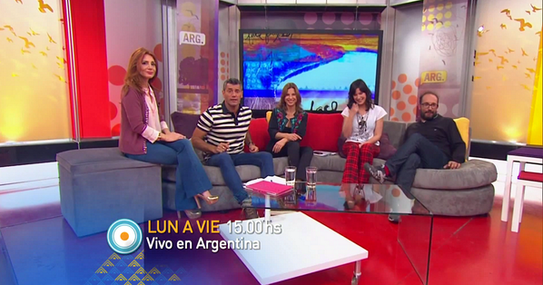 TV_Publica's tweet photo. [15 HS] Los esperamos con todo el equipo de @vivoenarg para seguir recorriendo juntos el país http://t.co/wzFN3aIxEV http://t.co/IB7tEiVWmL