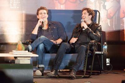 Somerhalder_FR's tweet photo. #PHOTOS Ian et Paul durant leur panel à la #WSCAtlanta hier 😊 http://t.co/ybuyykEH0n