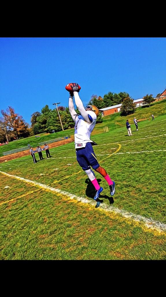 footballgod___'s tweet photo. #4zone http://t.co/1Kb60DrhIn
