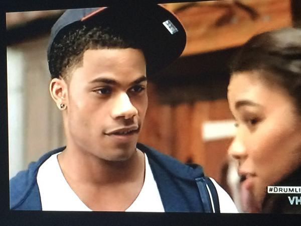 Mochabino's tweet photo. When you know he a hoe 😒 and he still tryna spit game 😭😭 #DrumlineANewBeat http://t.co/fxxbofkZGF