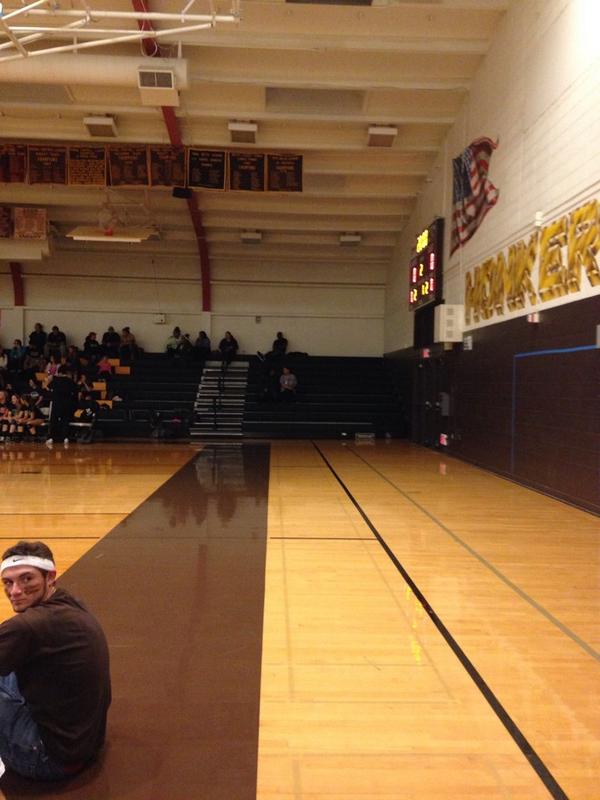 jt_kooph's tweet photo. Falcon freaks.........#wheredeyatdo http://t.co/iDbGKhA9Qt