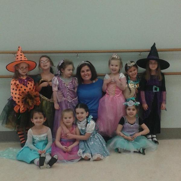 DanceFactoryMA's tweet image. Come join the fun at dance class! Register now!