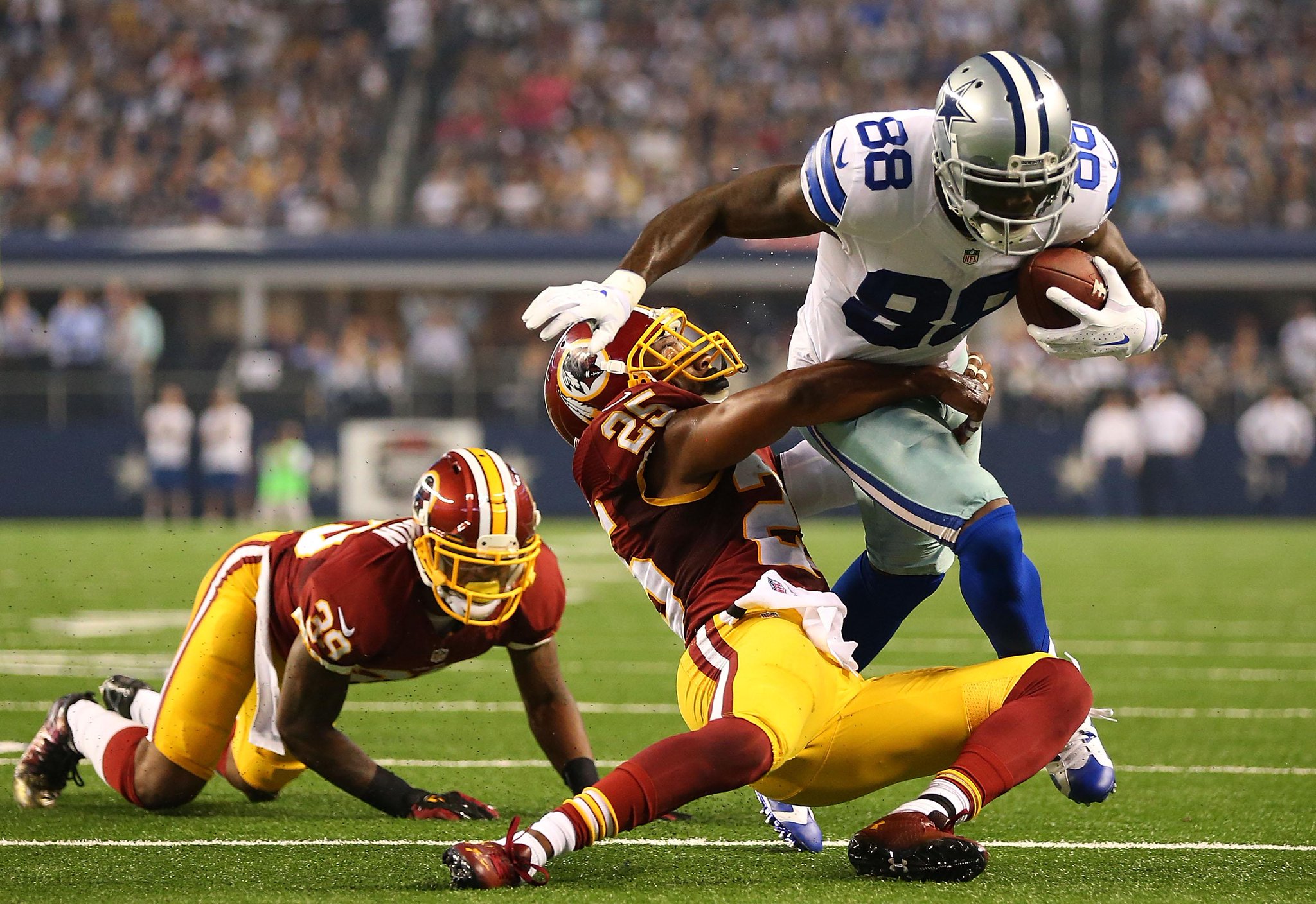 NFL on ESPN on Twitter: "Halftime: Dallas leads Washington 7-3. Romo: 12-19, 172 yds, TD Bryant