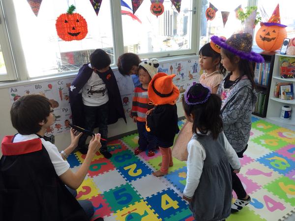 PtkThai's tweet photo. Halloween Party at PTK school @hannancity #Japan #Thailand #kids #party #Halloween2014  #osaka #bangkok #school http://t.co/xyn3t69cZA