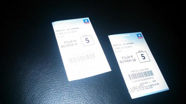 blanqui_013's tweet photo. Nos vamos al cine. 💑 🎥 http://t.co/FVB95vsJGk