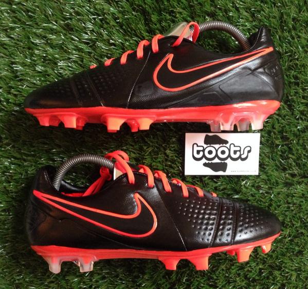 tootsbootsuk's tweet photo. FOR SALE: UK8.5 Nike CTR Maestri customised. With FREE boot stretchers and Black tootsboots #PerformanceLaces £135 http://t.co/kQkYA3yWRN