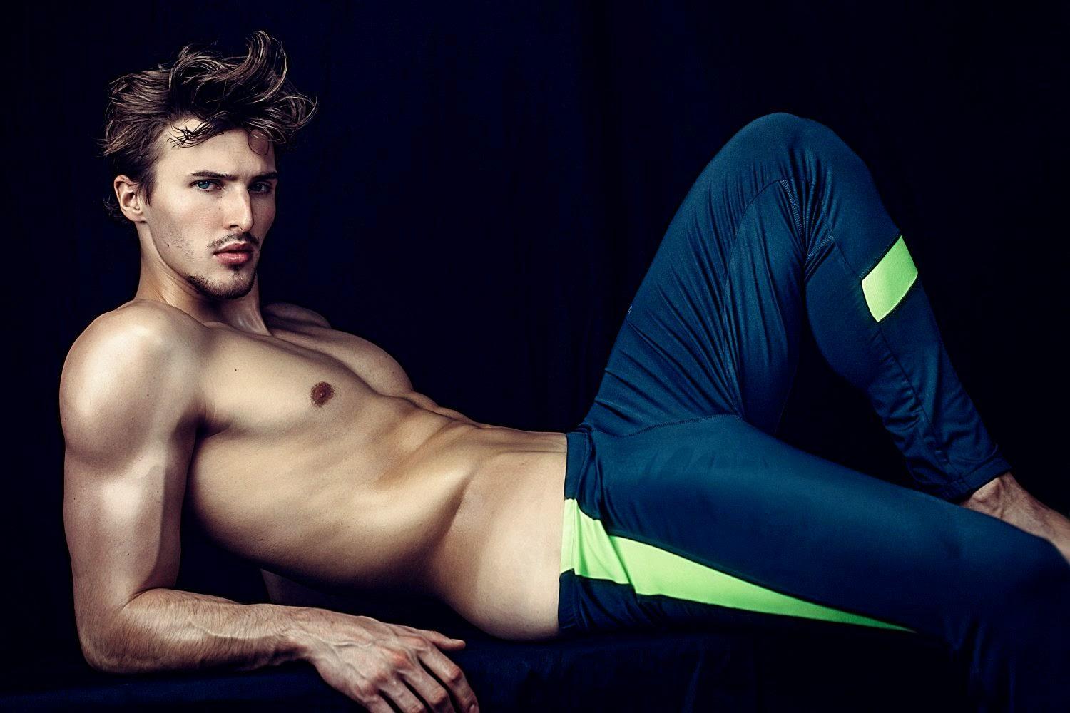 B0_Ypq2CQAEjVhq.jpg:large