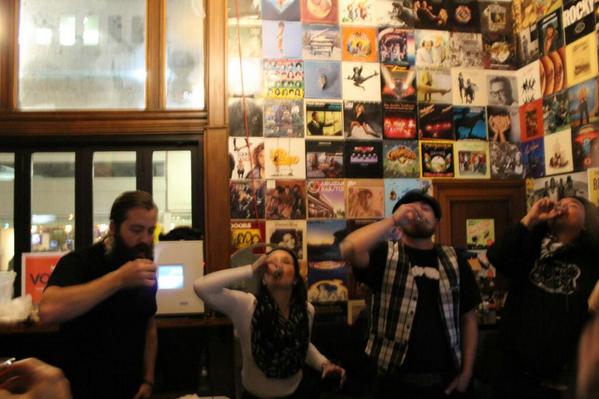 RaggedAssBarber's tweet image. Shot with the #MOteam @careysmithctv @MovemberRegina @MovemberCA @VictoriasTavern