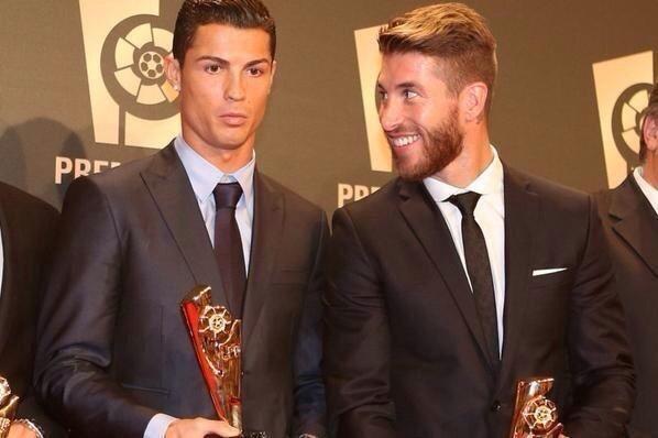 RM4Arab's tweet photo. حفل الإتحاد الإسباني || كريستيانو ، خيميس ، راموس.
#RM4A http://t.co/gOYV24NtgU