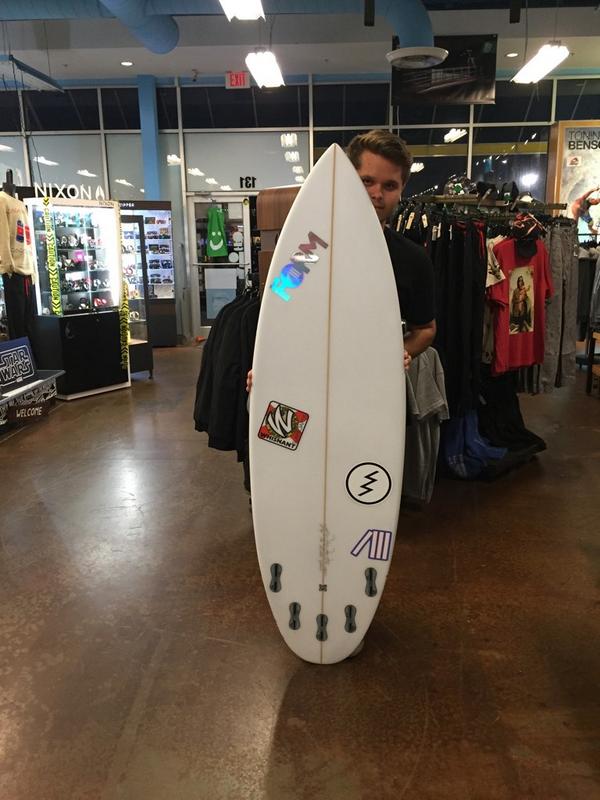 michael_yunick's tweet photo. Too stoked on this new board! @FORM_goods @electricvisual #formgoods #electricvisual http://t.co/RcYowzkmrm