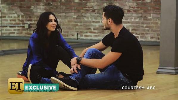 worldwide_pll's tweet photo. Val: Why Do I Have To Die?
Val: I don't wanna die! (: 5 minutes!!!! #PLLonDWTS #teamjanelskiy #DCWTS http://t.co/1efGBFCg8x