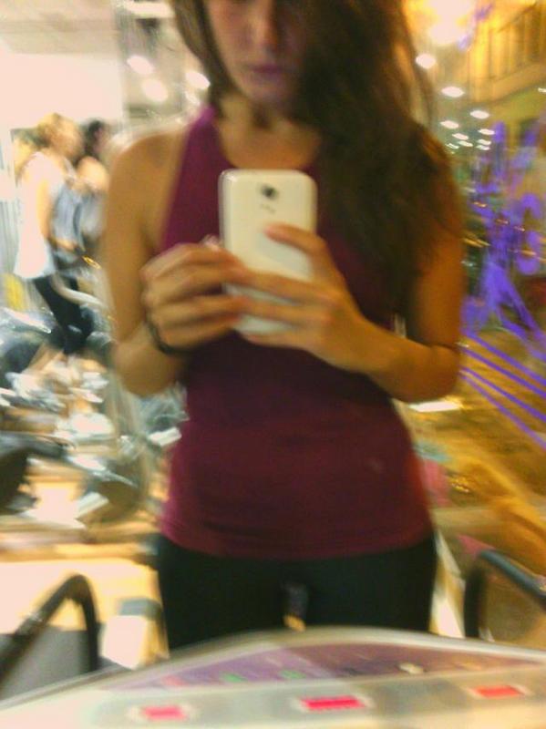 adelamarins's tweet photo. Empezando la semana  Enamorada de @bodysolution y fiel a @Sevillagym http://t.co/yV5wylDkPp