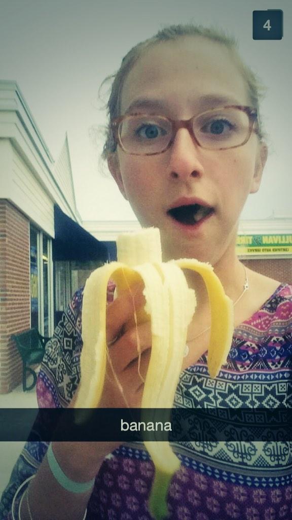 hannap83's tweet photo. it's always a good day for a banana!! #banana #potassium #love #nofilter #godsfruit #hannarudyparis @FHSbananas http://t.co/IybwsnYdne