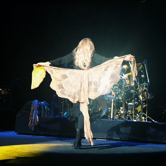 Gold Dust Woman #OnWithTheShowTour Photo by @candaceamovs