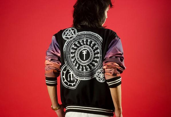 panicomagazine's tweet photo. Gรกnate esta chamarra que @DADAthebrand tiene para ti. Entra aquรญ y entรฉrate cรณmo http://t.co/8VLOGcZVpu #QuickGift http://t.co/r7dYz3jqUD