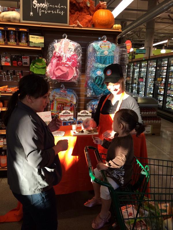 RipVanSnacks's tweet photo. Happening now: making wafel fans at @WholeFoods Ocean SF! #shelikesit #kidtestedmomapproved 👍 @WholeFoodsNorCA http://t.co/TxxfjlRl4G