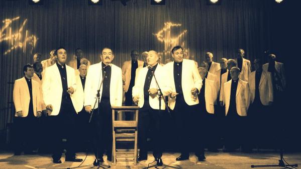southernchorus's tweet photo. Christmas Show 2013 http://t.co/3bWhBScStw