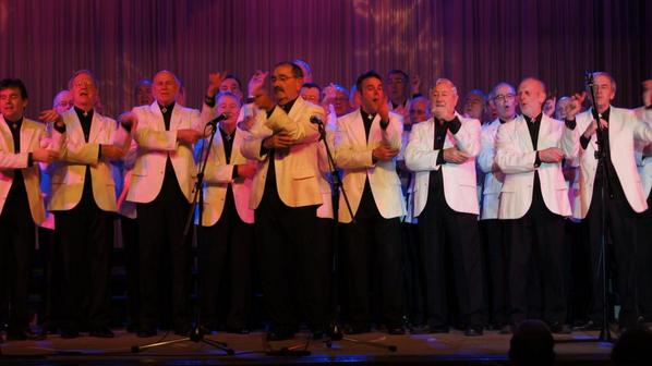 southernchorus's tweet photo. Christmas Show 2013 http://t.co/GbVhonSNzu