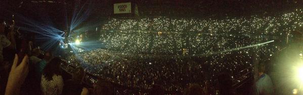 __talknerdy2me's tweet photo. @edsheeran at Manchester - best night of my life - goosebumps start to finish! Here are the lights during A Team 😍 http://t.co/1nAKkcKqCy