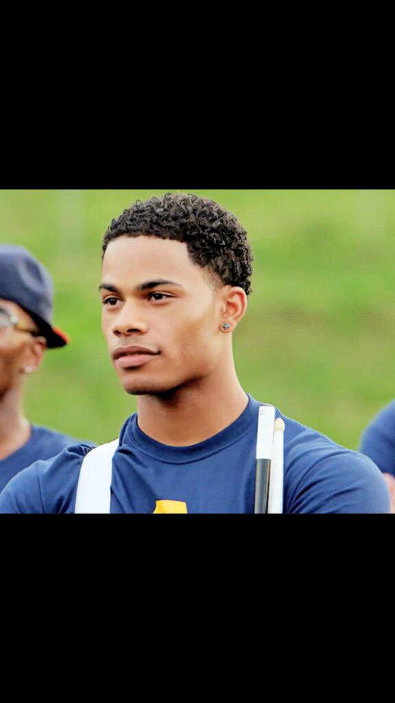 ShaniaAngelle's tweet photo. Boy he know he is so fine 😍😩 http://t.co/LLHqbY8m94