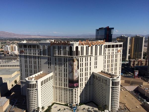 c_gilland's tweet image. Made it. #conferenceon #jiveworld look at the view (@ East Tower - @cosmopolitan_lv) swarmapp.com/c/44T0bYa1Yc5