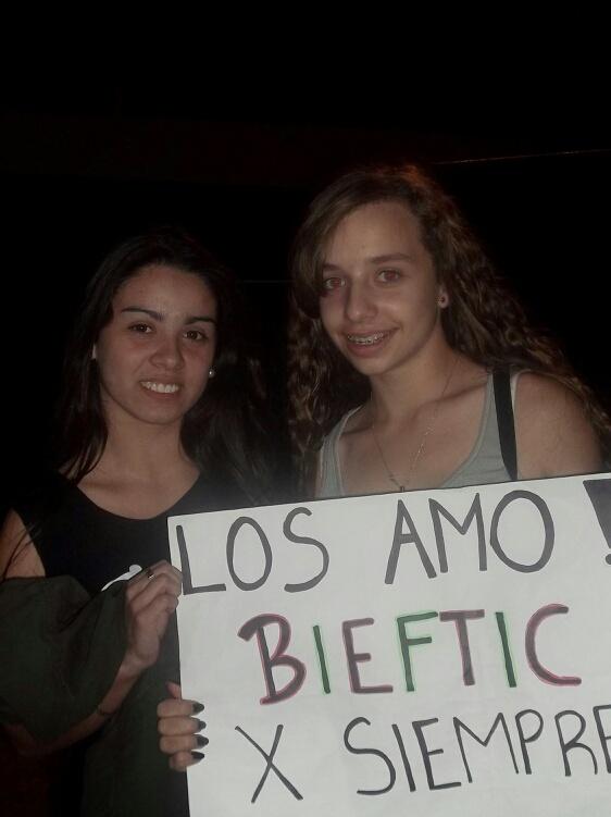 Miky_aguilera's tweet photo. A un año de este encuentro hermoso e inesperado! @Aldicanale http://t.co/vwPMDrT1Im