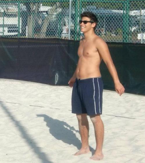 BellyCentral's tweet photo. @lukebilyk1 http://t.co/gYNgHo4DRq