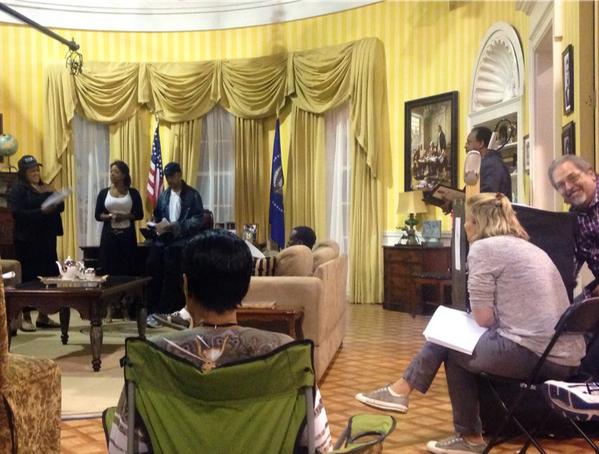 TheRealLaylaC's tweet image. #Thanks @SSatin 4 another @FirstFamilyES #funnyscript! #Cantwait to film! #photobomber #photobomb #peekaboo we c u 😜