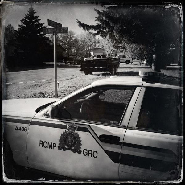 troylpphoto's tweet photo. @ least 5 RCMP vehicles on Kronau St &amp; Leippi Bay #leaderpost #rcmp #kronau #policeline http://t.co/9lIzaLlOrh