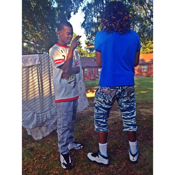 6lockboy_Teezy's tweet photo. Robins💎〽️ On My Ass So You Know I Stay Fly✈️⛽️💪 #SquadEnt #Robins #TooLive #BirthdayTurnUp @polo_peady http://t.co/eLGadl590L
