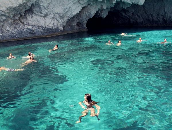 introvertsmemes's tweet photo. why can't i just be there right now? http://t.co/ivlCXlhGiz