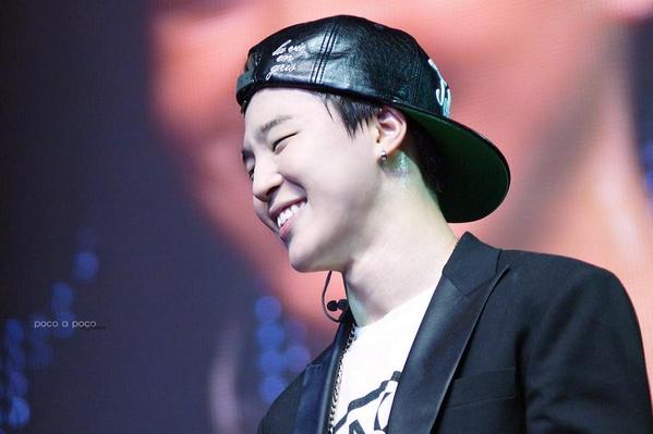 armymemories's tweet photo. [PIC] "The Red Bullet: EPISODE II" #BTS1stConcert #Jimin (Cr: poco_jimin) http://t.co/N8r24bFqg5