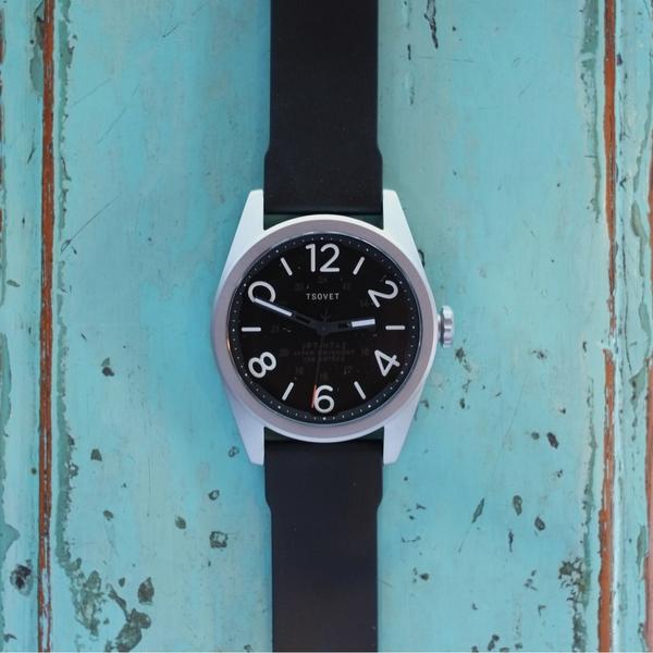 TSOVET's tweet photo. Built to endure the elements - The 200 meter JPT-NT42 #tsovet #chronicle #visualizetime #blackdial #watches http://t.co/nhEB1S0wMM