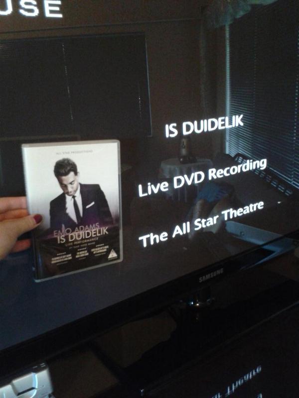 NikNaks125's tweet photo. Vandag my #IsDuidelik dvd aangeskaf. Al wat ek kan sê is: @emoadams , daaisie move! #PomPom #GHD #MichaelJackson http://t.co/XiDL6gv443